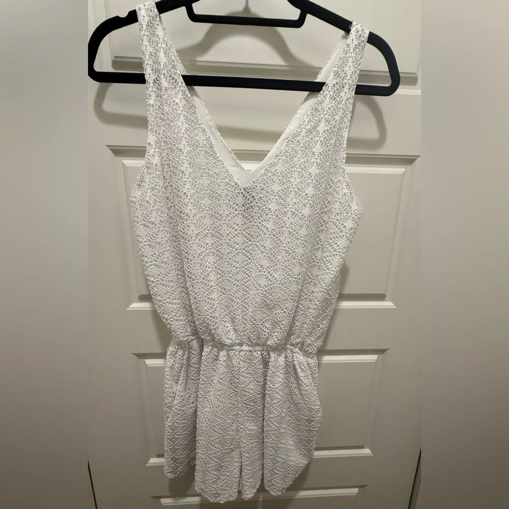 Aqua Crochet White Lined Romper. Size Small.